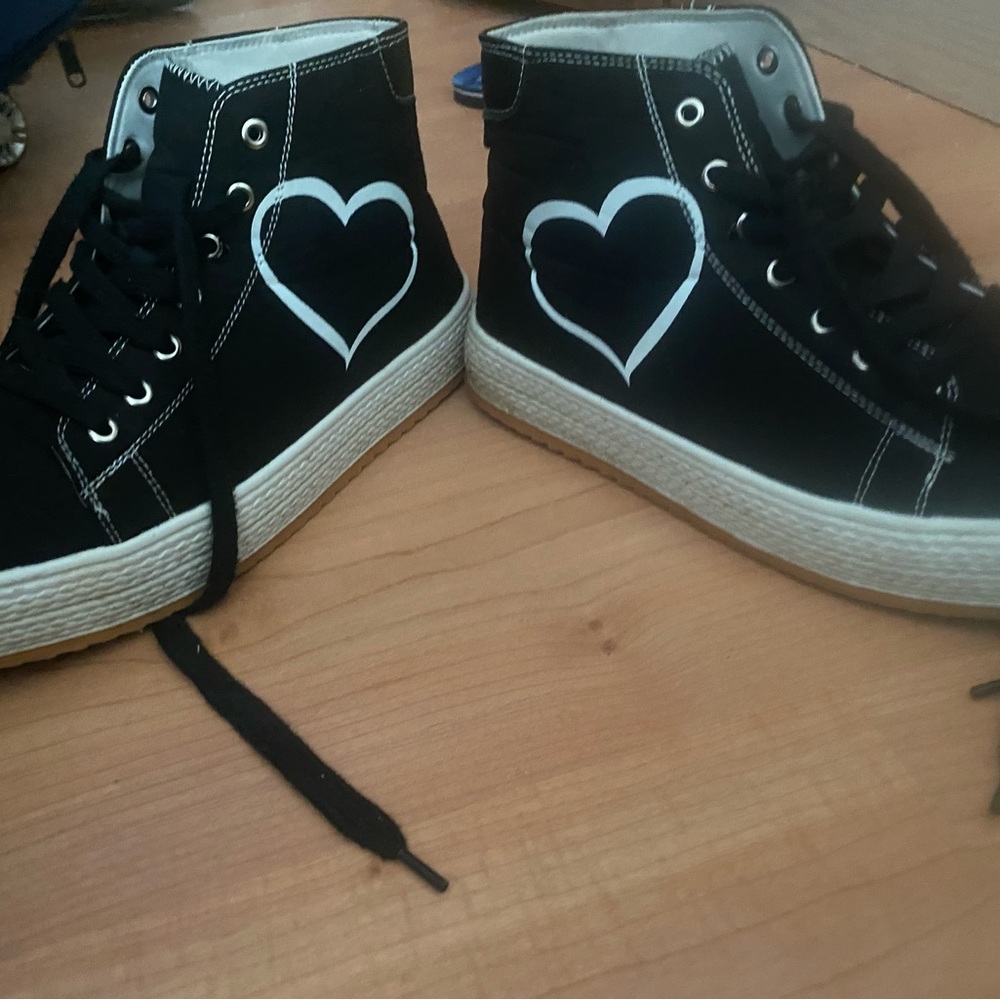 SHEIN sneaker